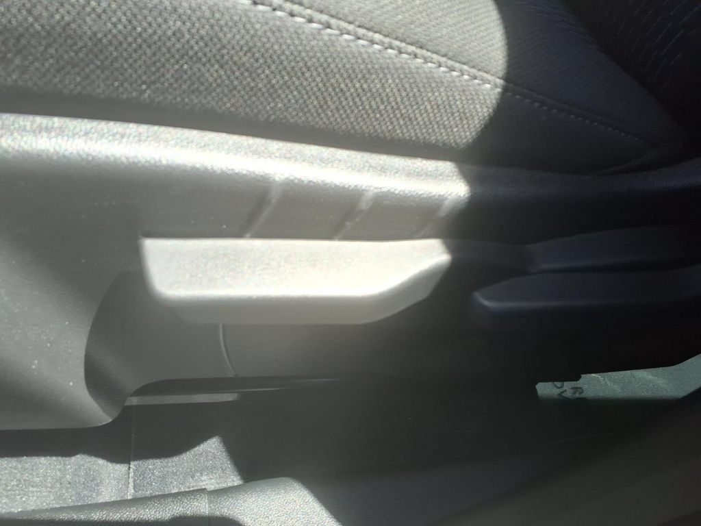 Used 2026 Chevrolet Equinox LT AWD/4WD image 14