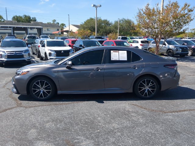 Used 2024 Toyota Camry SE FWD image 9