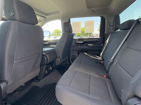 Used 2025 Chevrolet Silverado 2500 LT w/ Convenience Package AWD/4WD image 8