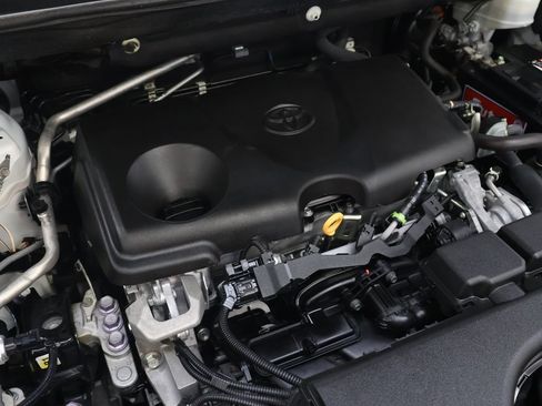Used 2021 Toyota RAV4 LE FWD image 26