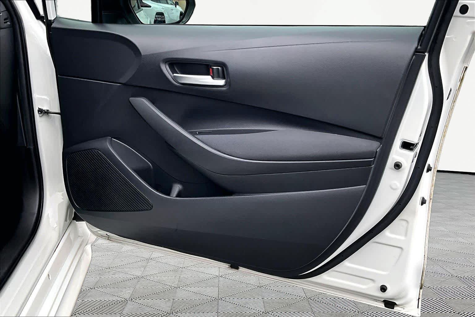 Certified 2021 Toyota Corolla LE FWD image 23