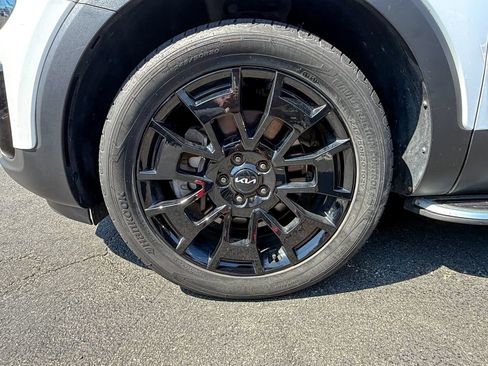 Used 2022 Kia Telluride EX w/ EX Premium Package AWD/4WD image 11