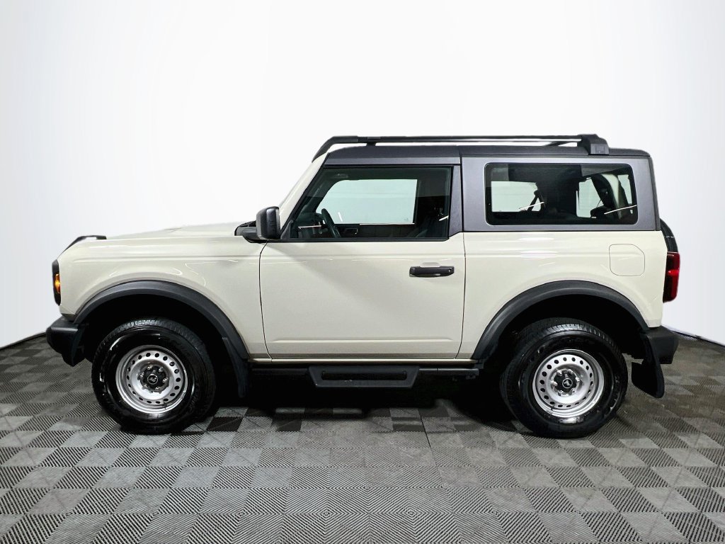Used 2025 Ford Bronco 2-Door AWD/4WD image 4