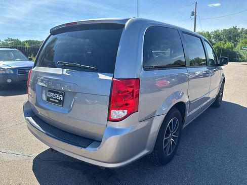 Used 2015 Dodge Grand Caravan SXT w/ Blacktop Package FWD image 5