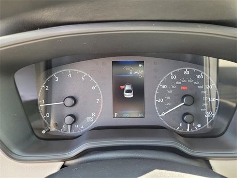 Used 2025 Toyota Corolla LE image 29