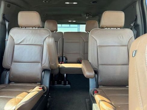 Used 2021 Chevrolet Suburban High Country AWD/4WD image 4