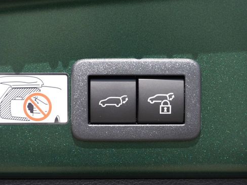 Used 2026 Toyota Corolla Cross XLE image 8