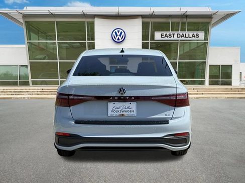 New 2026 Volkswagen Jetta SE FWD image 4