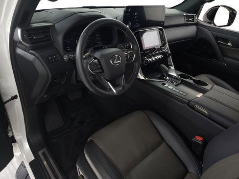 Certified 2025 Lexus LX 700h Overtrail image 17