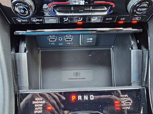 New 2025 Jeep Grand Cherokee L Overland w/ Advanced Protech Group III image 25