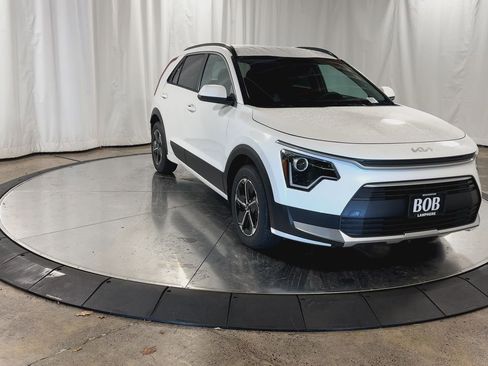 New 2026 Kia Niro LX image 3
