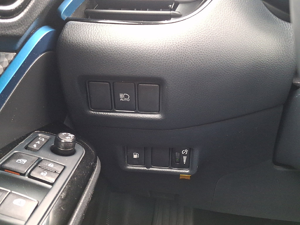 Used 2019 Toyota C-HR XLE FWD image 26