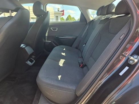 Used 2025 Kia K4 FWD image 25