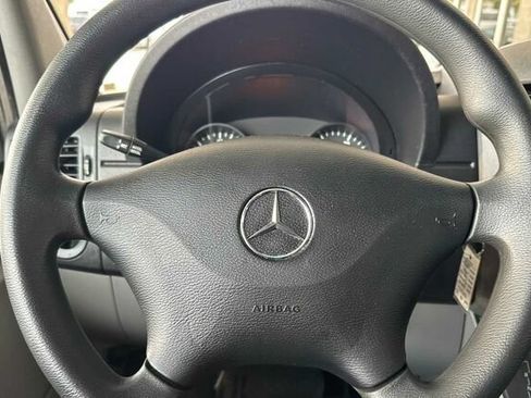 Used 2015 Mercedes-Benz Sprinter 2500 image 22