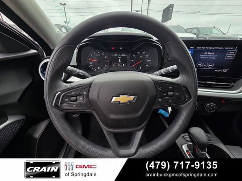 Used 2025 Chevrolet Trax LS w/ LS Convenience Package FWD image 14