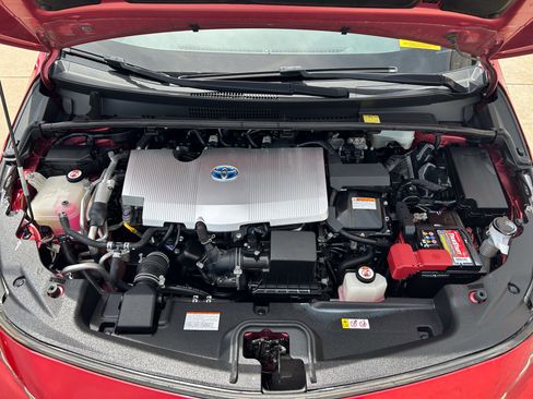 Used 2018 Toyota Prius Prime Premium FWD image 12