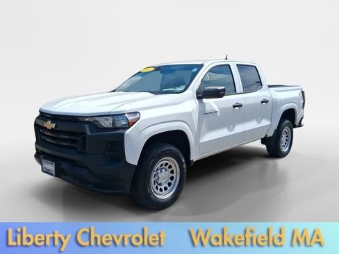 Used 2023 Chevrolet Colorado W/T AWD/4WD image 3