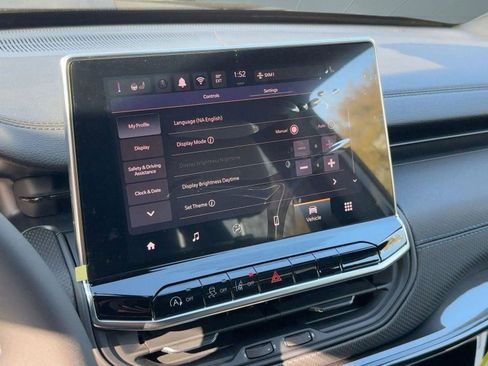 New 2026 Jeep Compass Latitude AWD/4WD image 24