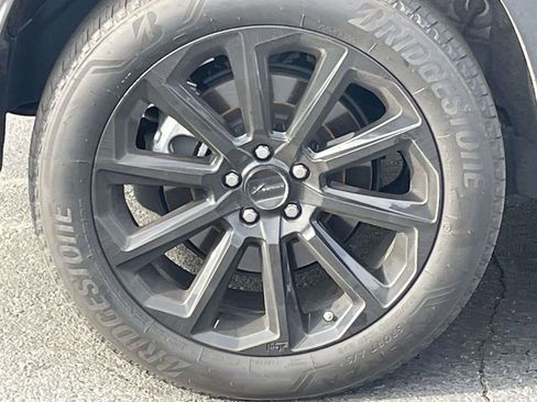 Used 2024 Toyota Highlander Platinum image 13