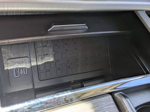 Used 2024 Ford Expedition Limited RWD image 19