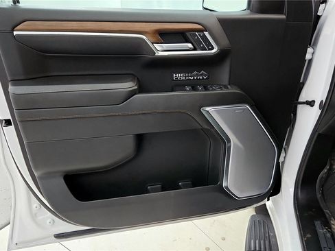 Used 2024 Chevrolet Silverado 1500 High Country w/ High Country Premium Package image 19