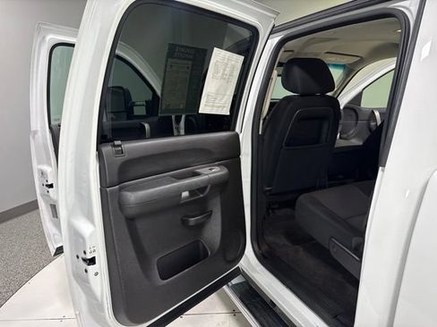 Used 2014 GMC Sierra 2500 SLE w/ HD SLE Premium Package AWD/4WD image 16