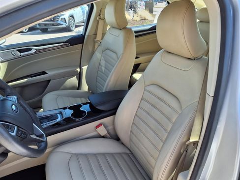 Used 2015 Ford Fusion SE w/ Equipment Group 202A image 12