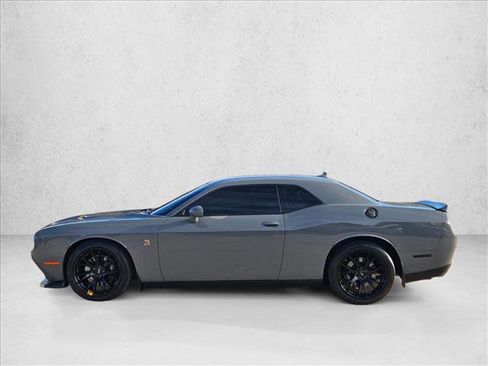 Used 2017 Dodge Challenger R/T Scat Pack image 9