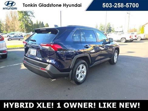 Used 2020 Toyota RAV4 XLE image 5