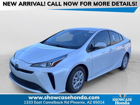 Used 2022 Toyota Prius LE FWD image 1