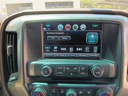 Used 2018 Chevrolet Silverado 1500 LT w/ Texas Edition RWD image 8