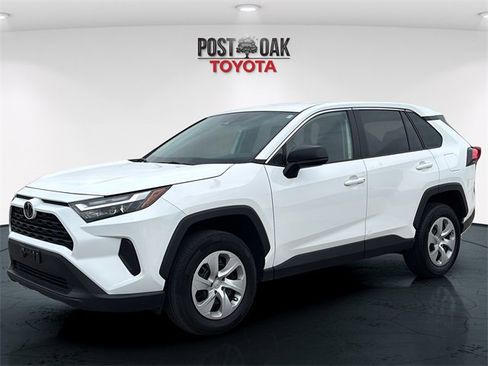 Used 2024 Toyota RAV4 LE image 3
