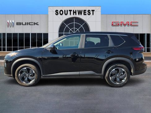 Used 2024 Nissan Rogue SV AWD/4WD image 3