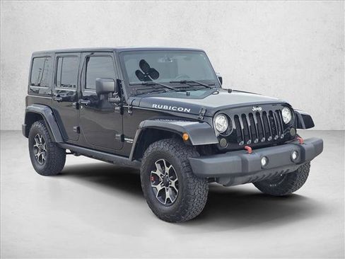 Used 2017 Jeep Wrangler Unlimited Rubicon w/ Connectivity Group AWD/4WD image 3