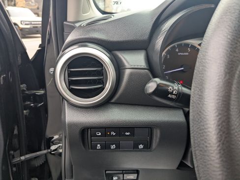 Used 2020 Nissan Versa S image 16