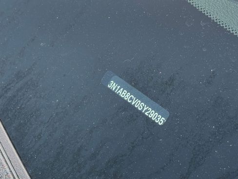 Used 2025 Nissan Sentra SV image 29