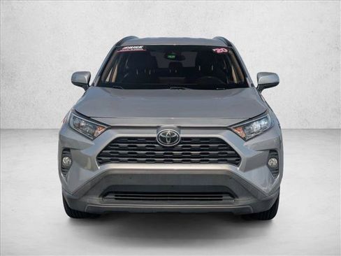 Used 2020 Toyota RAV4 XLE FWD image 2
