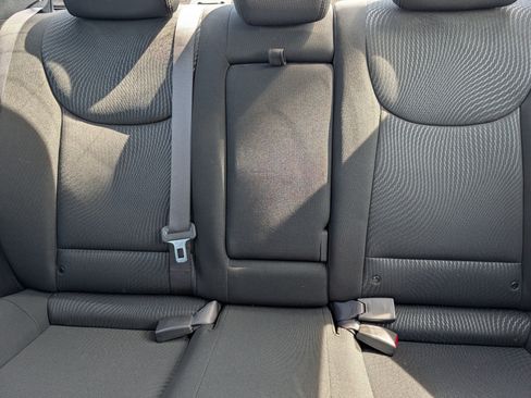 Used 2015 Hyundai Elantra SE w/ Option Group 03 FWD image 13