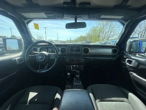 Used 2019 Jeep Wrangler Unlimited Sport S image 2