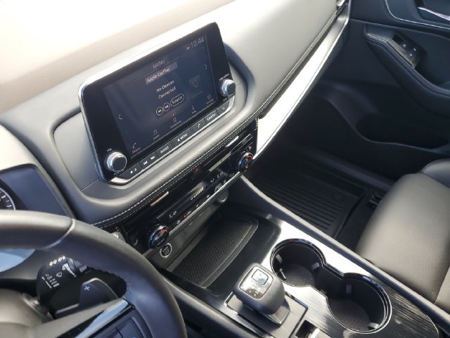 Used 2021 Nissan Rogue SV w/ Premium Package FWD image 19