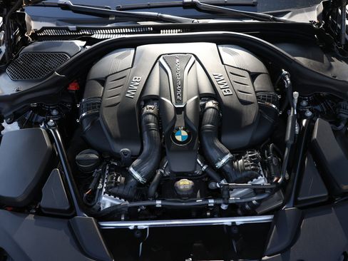 Used 2019 BMW M550i xDrive image 23