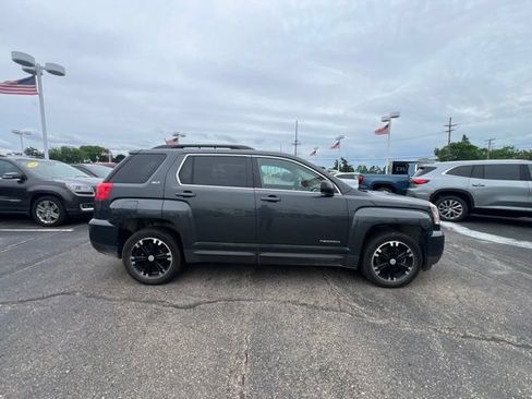 Used 2017 GMC Terrain SLT w/ Driver Alert Package I AWD/4WD image 4