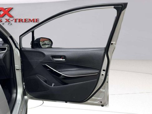 Used 2022 Toyota Corolla XSE image 46