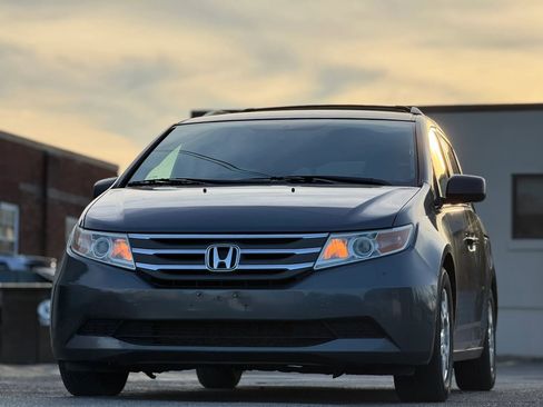 Used 2013 Honda Odyssey LX image 1