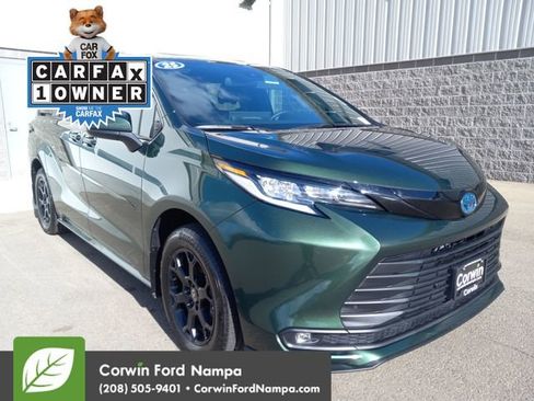 Used 2025 Toyota Sienna XLE Woodland Edition image 1