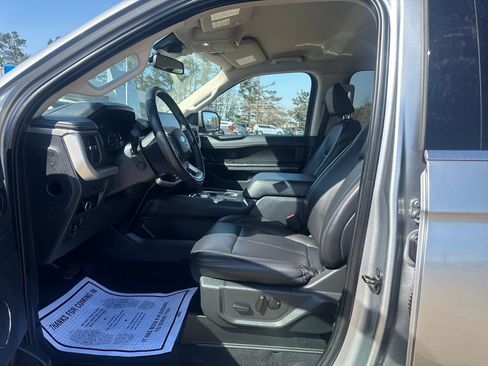 Used 2024 Ford Expedition Max XLT image 9