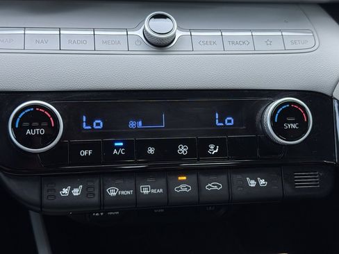 Used 2023 Hyundai Elantra Limited image 26