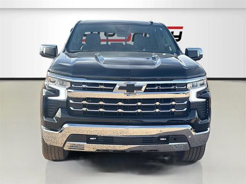 Used 2022 Chevrolet Silverado 1500 LTZ w/ Technology Package image 2
