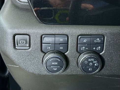 Used 2024 Chevrolet Silverado 2500 LTZ w/ LTZ Convenience Package image 20