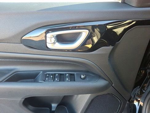 New 2026 Jeep Compass Latitude AWD/4WD image 9